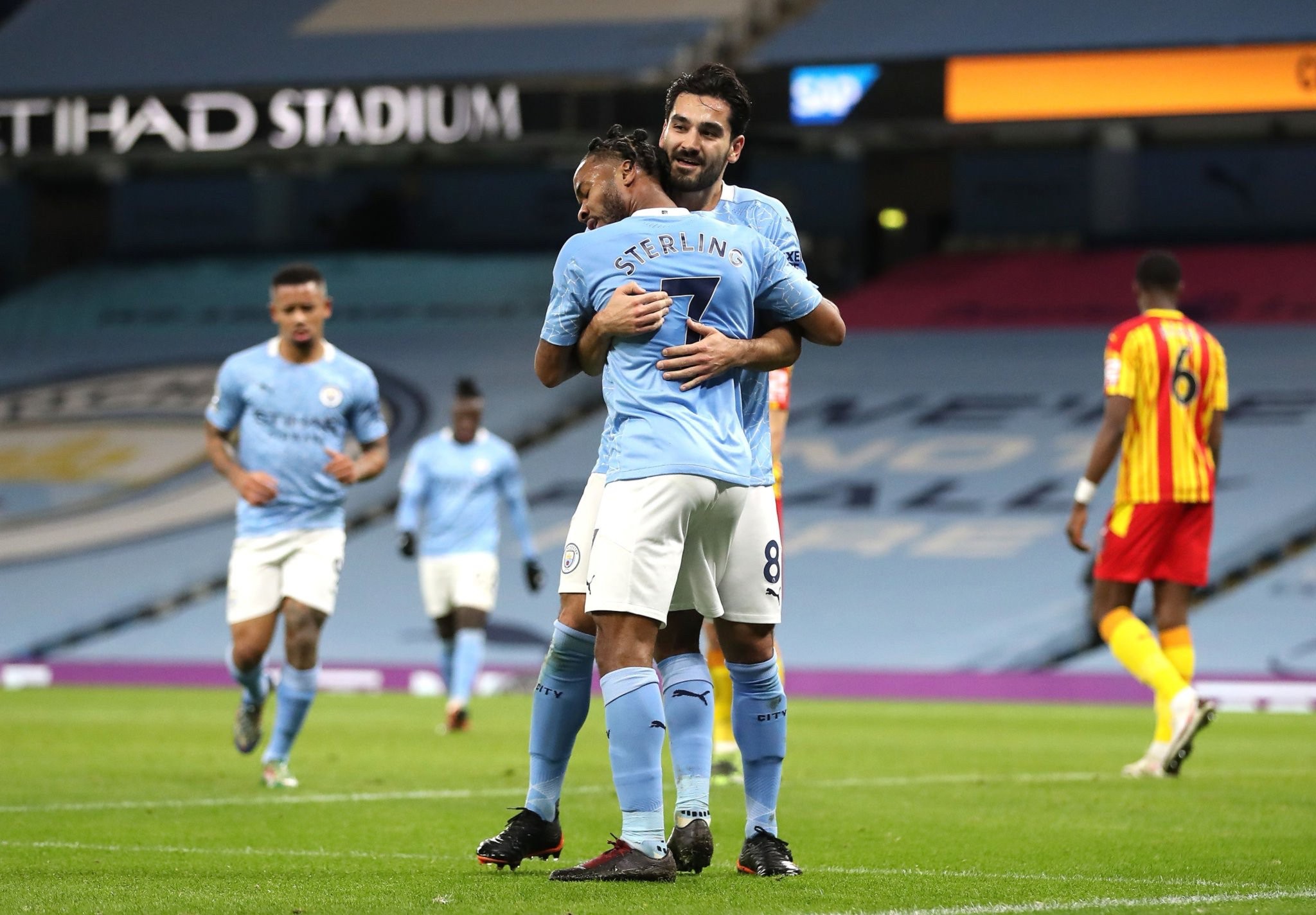 中場運轉和 中場運轉和